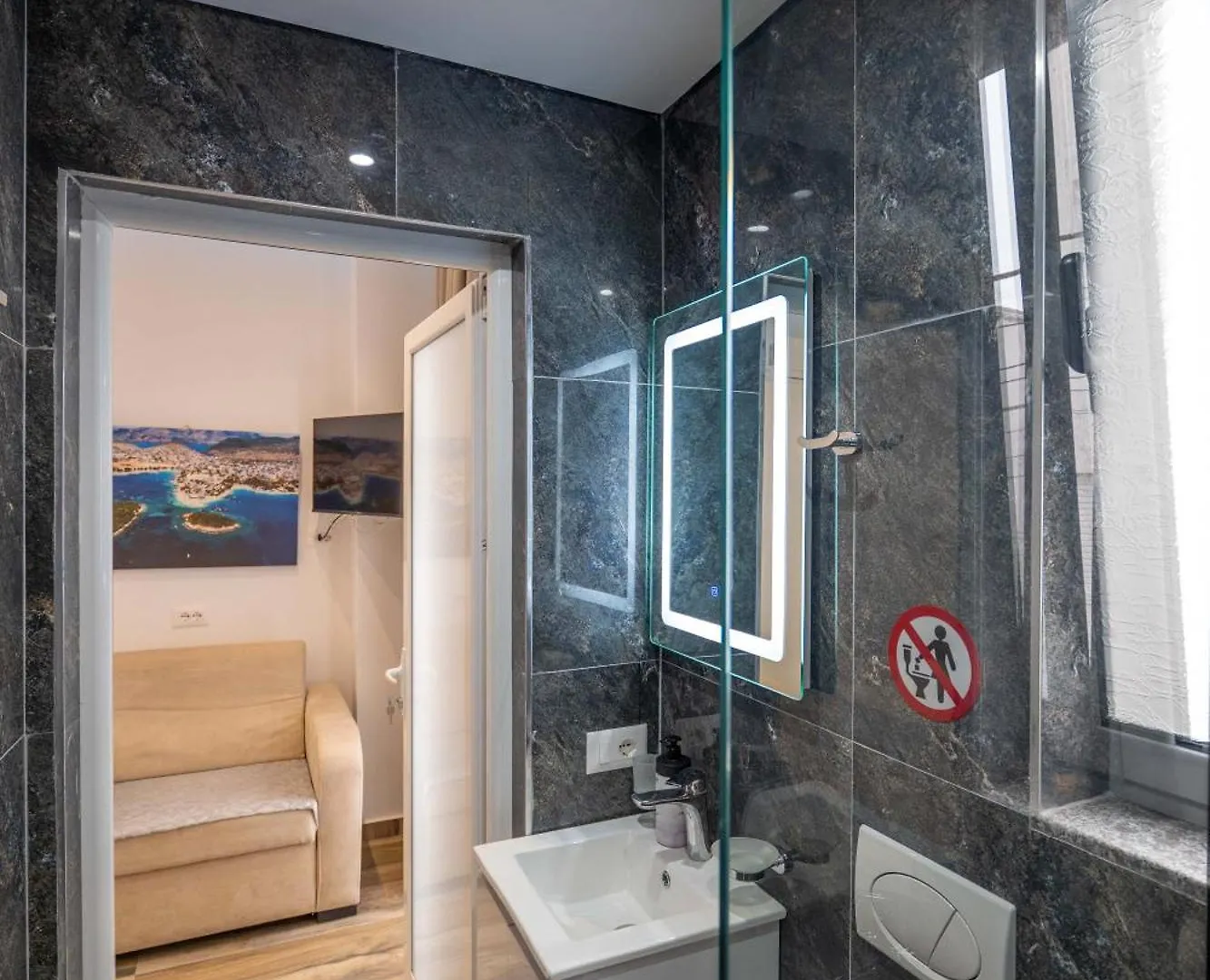 Vila Lubora Ksamil Guest house
