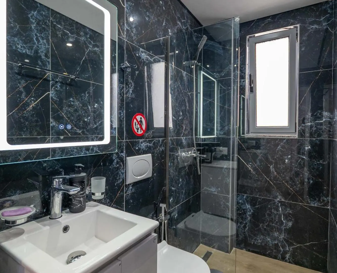 Guest house Vila Lubora Ksamil
