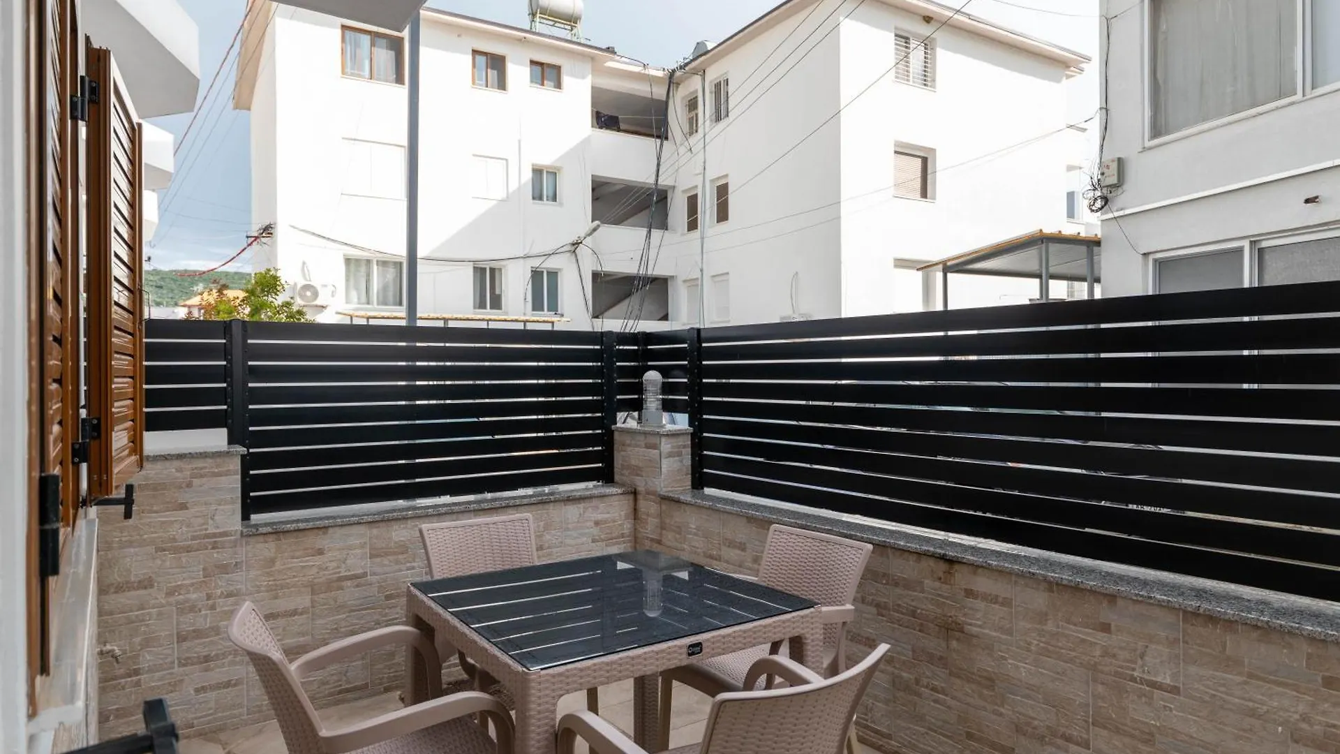 Guest house Vila Lubora Ksamil