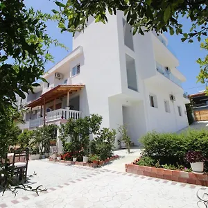 Vila Ori Guest house