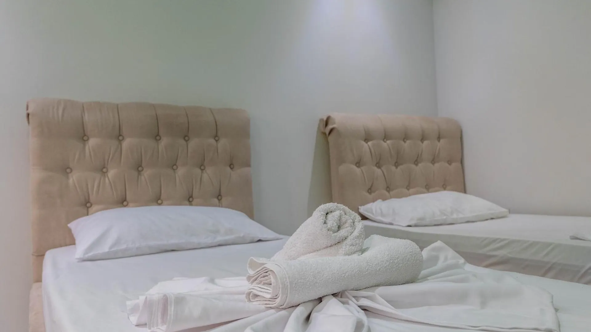 Guest house Vila Lubora Ksamil